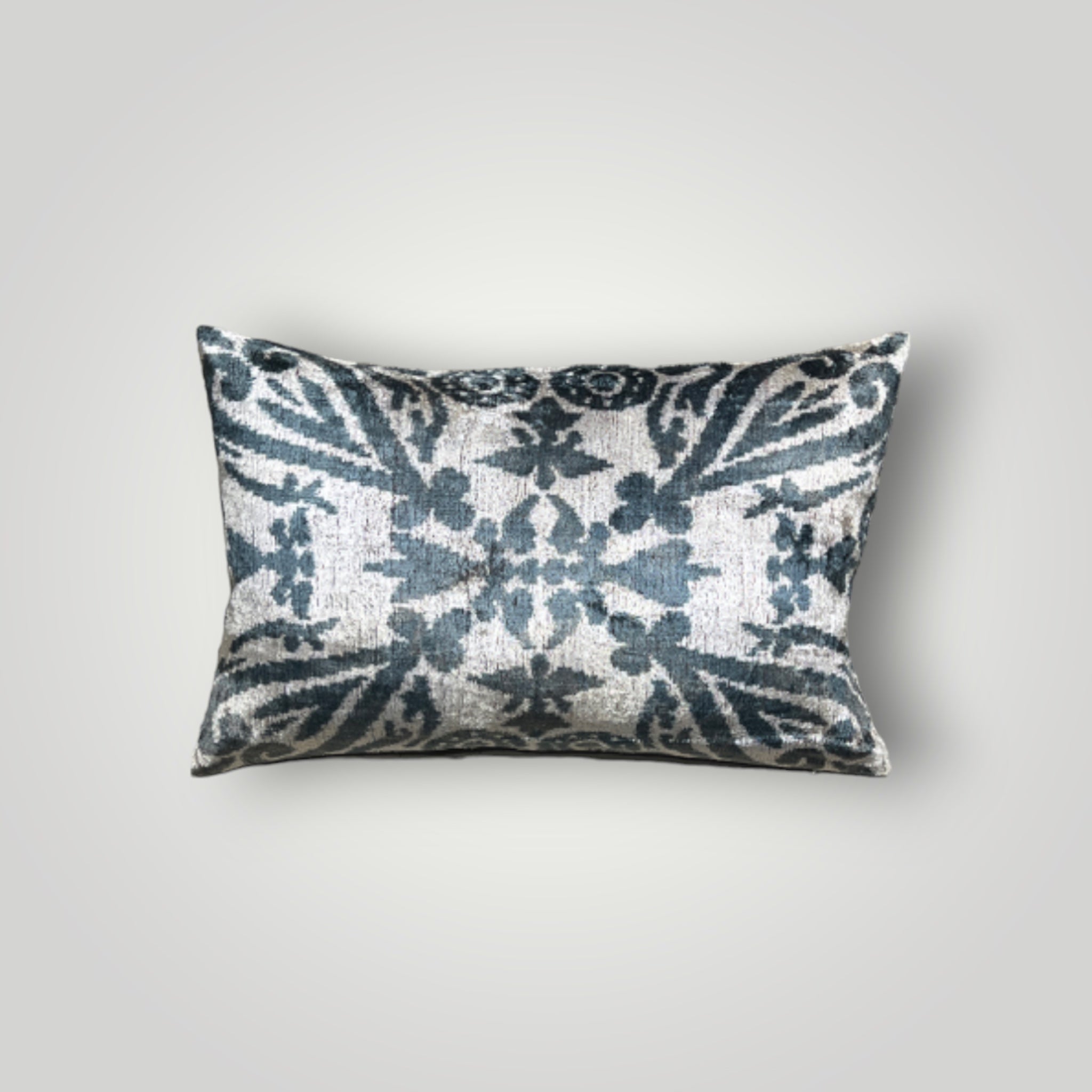 Velvet Cushion 40x60cm